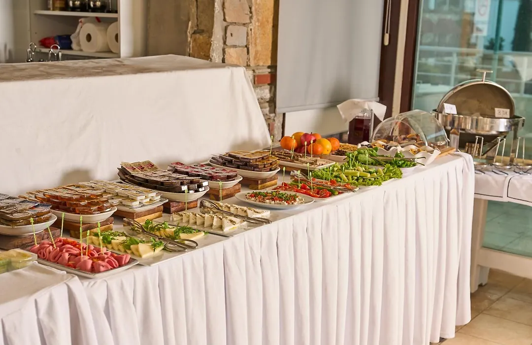 Mia Hill Suites-1
